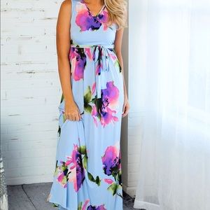 NWT! Vanilla Bay Light Blue Floral Maxi